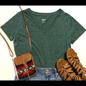 Mossimo Short sleeve V-neck L